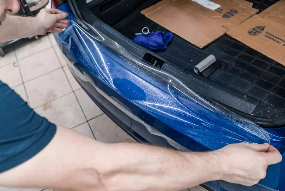 Оклейка погрузочной зоны багажника